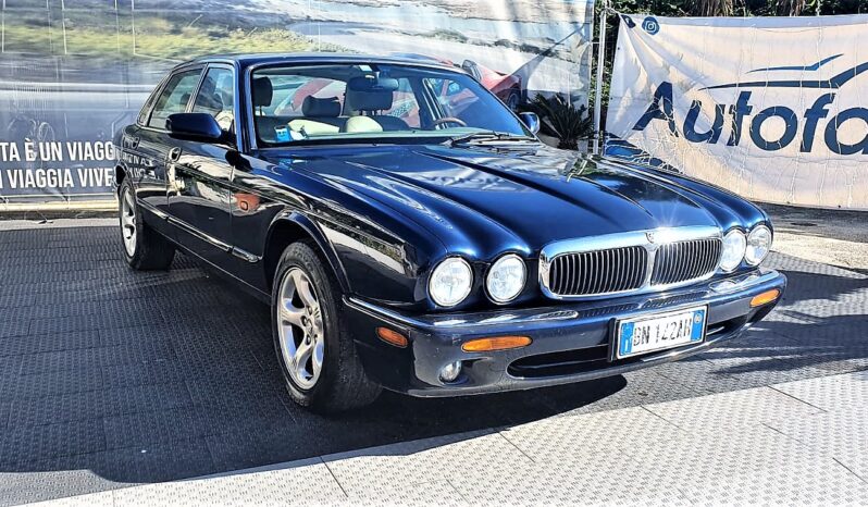 JAGUAR XJ8 pieno