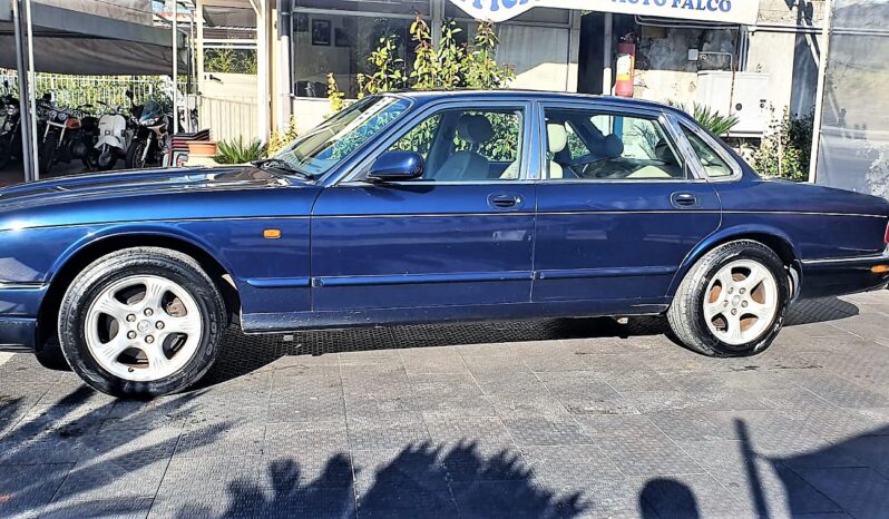 JAGUAR XJ8 pieno